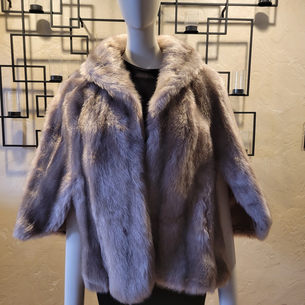 Elegant Vintage Faux Fur Cape in Light Brown